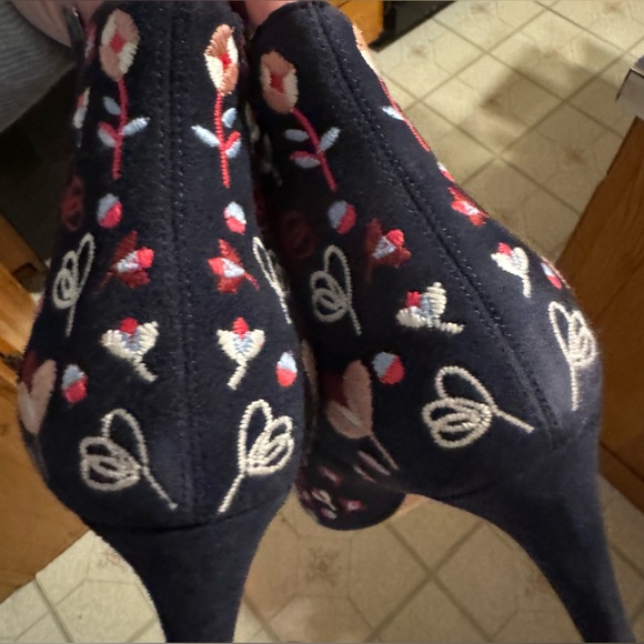 Bridgewater Ankle Boots - Picture 6 of 10